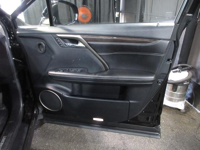 ＲＸ ＲＸ２００ｔ　バージョンＬ　ターボ　パノラマルーフ　黒革　レクサスセーフティセンス　パノラミックビューモニター　ＳＤナビ　フルセグ　Ｂｌｕｅｔｏｏｔｈ　ＤＶＤ　ＣＤ　Ｂカメラ　ＥＴＣ　パワートランク　スマートキー（41枚目）