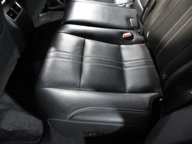 ＲＸ ＲＸ２００ｔ　バージョンＬ　ターボ　パノラマルーフ　黒革　レクサスセーフティセンス　パノラミックビューモニター　ＳＤナビ　フルセグ　Ｂｌｕｅｔｏｏｔｈ　ＤＶＤ　ＣＤ　Ｂカメラ　ＥＴＣ　パワートランク　スマートキー（50枚目）