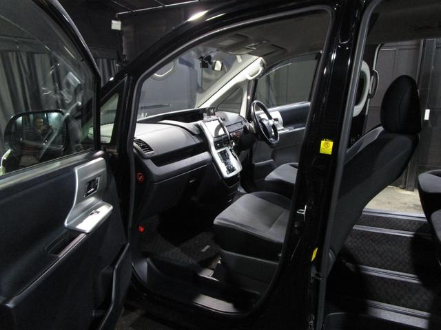 ヴォクシー ＺＳ　煌　後期　フリップダウンモニター　両側パワスラ　ＨＤＤナビ　フルセグ　Ｂｌｕｅｔｏｏｔｈ　ＤＶＤ　ＣＤ　Ｂカメラ　ＥＴＣ　スマートキー　プッシュスタート（17枚目）