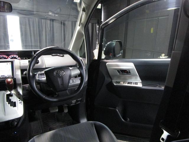 ヴォクシー ＺＳ　煌　後期　フリップダウンモニター　両側パワスラ　ＨＤＤナビ　フルセグ　Ｂｌｕｅｔｏｏｔｈ　ＤＶＤ　ＣＤ　Ｂカメラ　ＥＴＣ　スマートキー　プッシュスタート（80枚目）