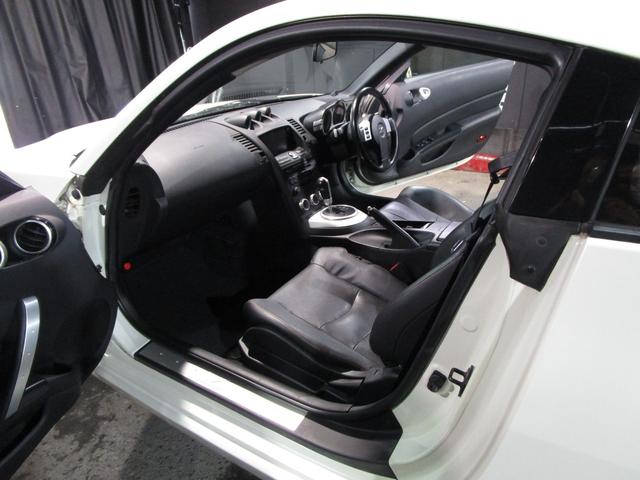 フェアレディＺ バージョンＳＴ　黒革　ＢＯＳＥサウンド　純正ナビ　ＣＤ　バックカメラ　ＥＴＣ　シートヒーター　パワーシート　キーレス（17枚目）