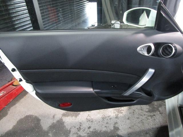 フェアレディＺ バージョンＳＴ　黒革　ＢＯＳＥサウンド　純正ナビ　ＣＤ　バックカメラ　ＥＴＣ　シートヒーター　パワーシート　キーレス（52枚目）