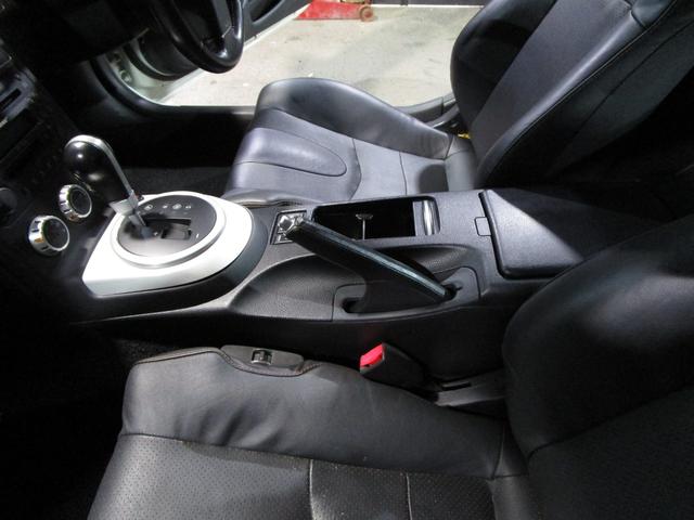 フェアレディＺ バージョンＳＴ　黒革　ＢＯＳＥサウンド　純正ナビ　ＣＤ　バックカメラ　ＥＴＣ　シートヒーター　パワーシート　キーレス（58枚目）