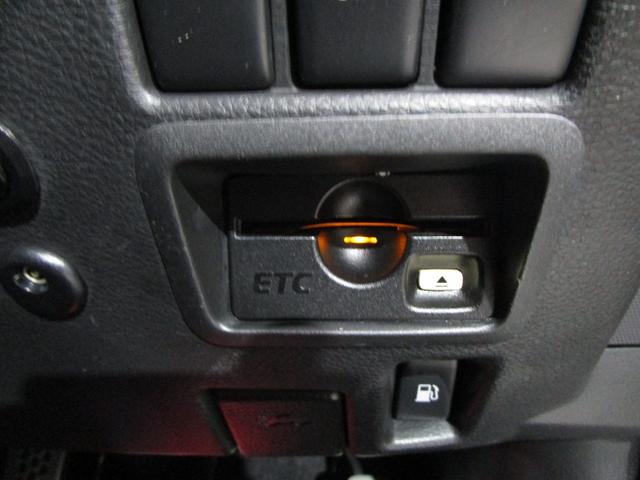 フェアレディＺ バージョンＳＴ　黒革　ＢＯＳＥサウンド　純正ナビ　ＣＤ　バックカメラ　ＥＴＣ　シートヒーター　パワーシート　キーレス（69枚目）