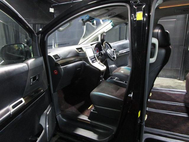 アルファード ２４０Ｓ　タイプゴールド　後期　モデリスタエアロ　クルコン　両側パワスラ　ハーフレザー　ＨＤＤナビ　フルセグ　Ｂｌｕｅｔｏｏｔｈ　ＤＶＤ　ＣＤ　Ｂカメラ　ＥＴＣ　ソナー　スマートキー　プッシュスタート（17枚目）