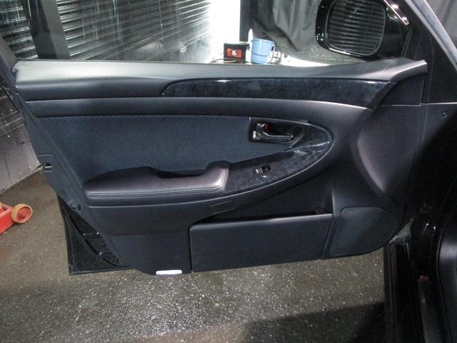 クラウン アスリート　６０ｔｈスペシャルエディション　後期　クルコン　ＨＤＤナビ　ＣＤ　バックカメラ　ＥＴＣ　ソナー　ローダウン　車高調　エアロ　スマートキー　プッシュスタート（52枚目）