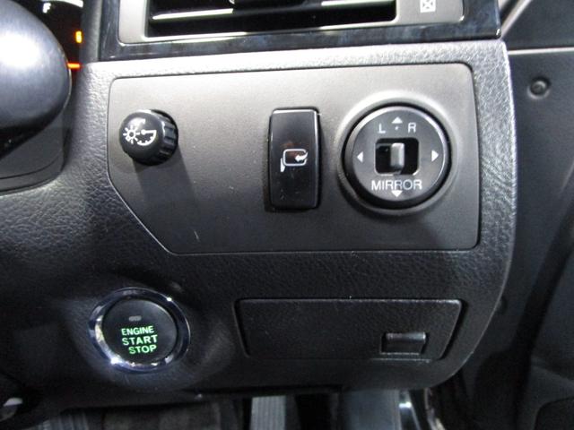 クラウン アスリート　６０ｔｈスペシャルエディション　後期　クルコン　ＨＤＤナビ　ＣＤ　バックカメラ　ＥＴＣ　ソナー　ローダウン　車高調　エアロ　スマートキー　プッシュスタート（70枚目）