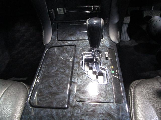 クラウン アスリート　６０ｔｈスペシャルエディション　後期　クルコン　ＨＤＤナビ　ＣＤ　バックカメラ　ＥＴＣ　ソナー　ローダウン　車高調　エアロ　スマートキー　プッシュスタート（75枚目）