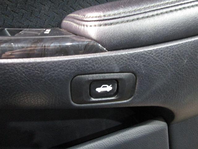 クラウン アスリート　６０ｔｈスペシャルエディション　後期　クルコン　ＨＤＤナビ　ＣＤ　バックカメラ　ＥＴＣ　ソナー　ローダウン　車高調　エアロ　スマートキー　プッシュスタート（79枚目）