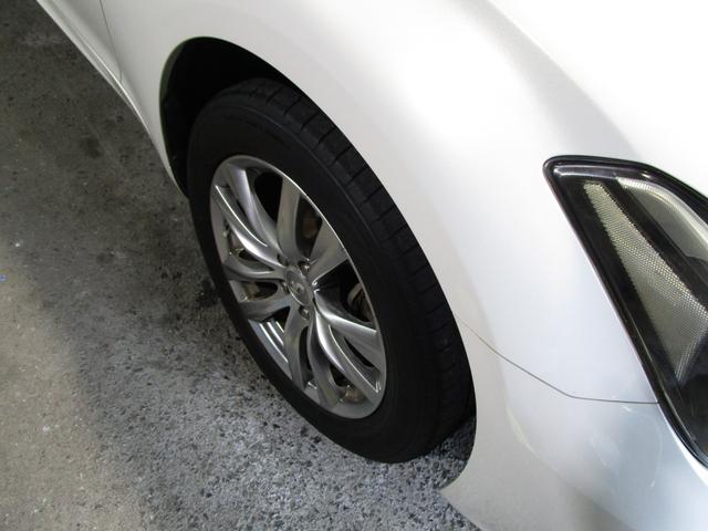 �^�C���ƃA���~�͐�p��܂ŃN���[�j���O���ō��������v�`�w�ŃR�[�e�B���O���܂��B�G���W�����[���͎Ԃ̂��߂ɉߏ�Ȑ��|�͂��Ă���܂���B