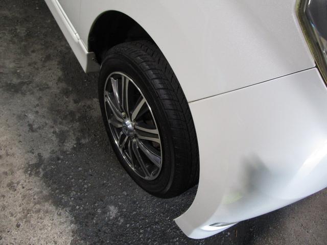 �^�C���ƃA���~�͐�p��܂ŃN���[�j���O���ō��������v�`�w�ŃR�[�e�B���O���܂��B�G���W�����[���͎Ԃ̂��߂ɉߏ�Ȑ��|�͂��Ă���܂���B