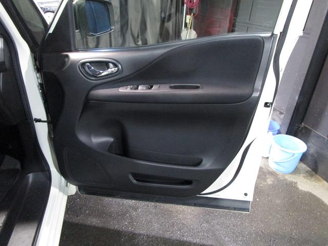 セレナ ハイウェイスター　Ｖセレクション　アイドリングＳ　クルコン　両側パワスラ　メモリーナビ　Ｂｌｕｅｔｏｏｔｈ　フルセグ　ＤＶＤ　ＣＤ　バックカメラ　ＥＴＣ　ソナー　スマートキー　プッシュスタート（41枚目）