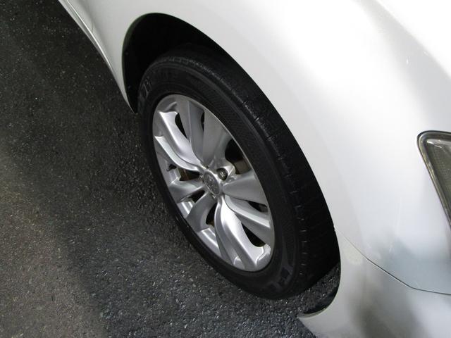 �^�C���ƃA���~�͐�p��܂ŃN���[�j���O���ō��������v�`�w�ŃR�[�e�B���O���܂��B�G���W�����[���͎Ԃ̂��߂ɉߏ�Ȑ��|�͂��Ă���܂���B