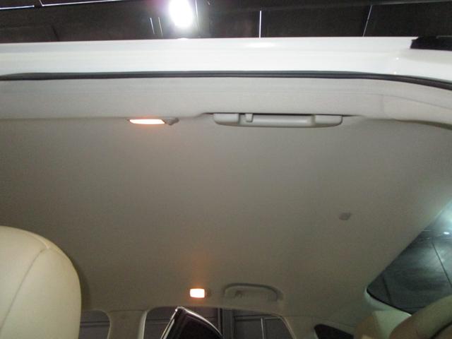 �^�C���ƃA���~�͐�p��܂ŃN���[�j���O���ō��������v�`�w�ŃR�[�e�B���O���܂��B�G���W�����[���͎Ԃ̂��߂ɉߏ�Ȑ��|�͂��Ă���܂���B