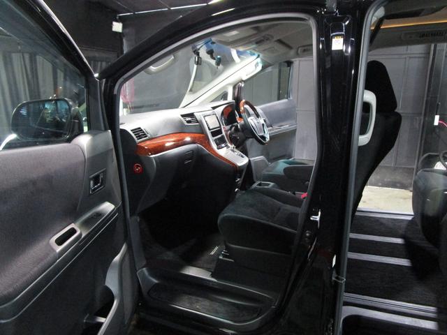 ヴェルファイア ２．４Ｚ　プラチナムセレクション　フリップダウンモニター　両側パワスラ　ＨＤＤナビ　Ｂｌｕｅｔｏｏｔｈ　フルセグ　ＤＶＤ　ＣＤ　バックカメラ　ＥＴＣ　スマートキー　プッシュスタート（17枚目）