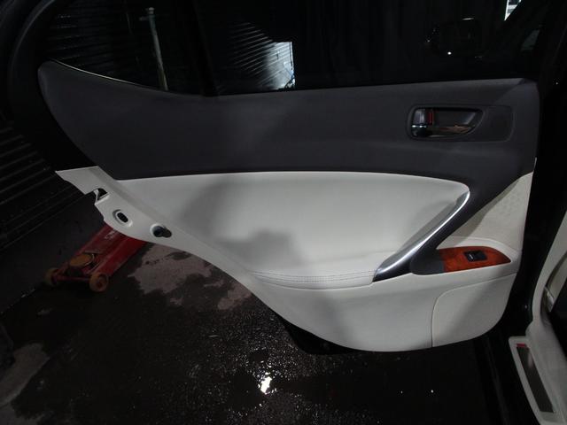 �Ɣ̂̕������������t���ɗ����Ă��蓯�Ǝ҂����������Ȃ�ԉ��Ƃ̕]�������������Ă���܂��B