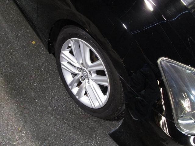 �^�C���ƃA���~�͐�p��܂ŃN���[�j���O���ō��������v�`�w�ŃR�[�e�B���O���܂��B�G���W�����[���͎Ԃ̂��߂ɉߏ�Ȑ��|�͂��Ă���܂���B