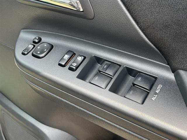 アルファード ２４０Ｓ　ＥＴＣ　バックカメラ　ナビ　ＴＶ　クリアランスソナー　両側スライド・片側電動　オートライト　ＨＩＤ　スマートキー　電動格納ミラー　後席モニター　３列シート　オットマン　ＣＶＴ　アルミホイール　ＣＤ（52枚目）