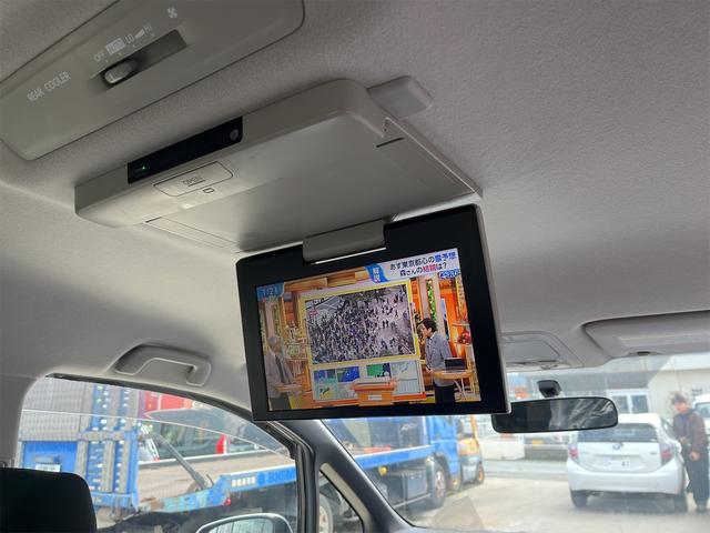 ヴォクシー ＺＳ　煌　ＥＴＣ　バックカメラ　ナビ　ＴＶ　両側電動スライドドア　オートライト　ＬＥＤヘッドランプ　スマートキー　アイドリングストップ　電動格納ミラー　後席モニター　３列シート　フルフラット　ＣＶＴ（54枚目）