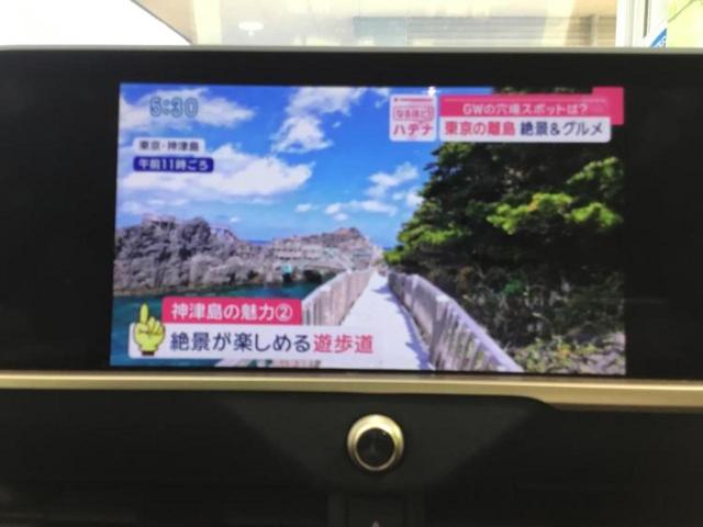 クラウンスポーツ ４ＷＤスポーツＺ　ガラスルーフ／純正エアロ／保証書／純正　ＳＤナビ／デジタルインナーミラー／トヨタセーフティセンス／シートヒーター　前席／全方位モニター／車線逸脱防止支援システム／シート　フルレザー　革シート　ＥＴＣ（12枚目）