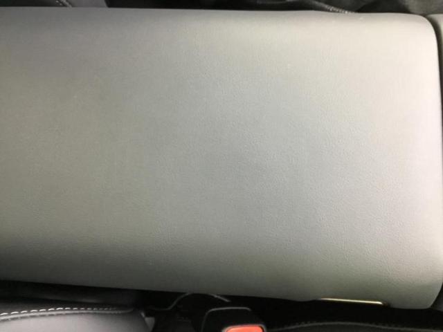 クラウンスポーツ ４ＷＤスポーツＺ　ガラスルーフ／純正エアロ／保証書／純正　ＳＤナビ／デジタルインナーミラー／トヨタセーフティセンス／シートヒーター　前席／全方位モニター／車線逸脱防止支援システム／シート　フルレザー　革シート　ＥＴＣ（30枚目）