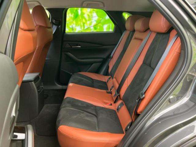 ＣＸ－３０ ２０Ｓレトロスポーツエディション　ＢＯＳＥ／保証書／ディスプレイオーディオ／アイアクティブセンス（マツダ）／シートヒーター　前席／３６０°ビューモニター／車線逸脱防止支援システム／シート　ハーフレザー／電動バックドア　電動シート（7枚目）