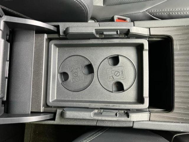 ハリアーハイブリッド Ｚレザーパッケージ　新品タイヤ／ＪＢＬ／保証書／純正　ＳＤナビ／デジタルインナーミラー／衝突安全装置／シートヒーター／パノラミックビューモニター／車線逸脱防止支援システム／シート　フルレザー　革シート　全周囲カメラ（31枚目）