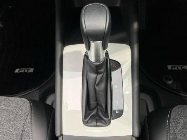 フィット ｅＨＥＶホーム　新品タイヤ／保証書／純正　９インチ　ＳＤナビ／ホンダセンシング／車線逸脱防止支援システム／シート　ハーフレザー／ドライブレコーダー　前後／ヘッドランプ　ＬＥＤ／ＵＳＢジャック　衝突被害軽減システム（18枚目）