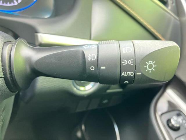ハリアー プレミアム　新品タイヤ／保証書／純正　９インチ　ＳＤナビ／トヨタセーフティセンス／車線逸脱防止支援システム／シート　ハーフレザー／電動バックドア／ドライブレコーダー　純正／ヘッドランプ　ＬＥＤ　バックカメラ（16枚目）