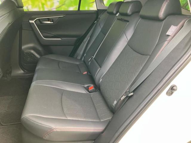 ＲＡＶ４ ４ＷＤハイブリッドアドベンチャーオフロードパッケ２　新品タイヤ／保証書／ディスプレイオーディオ１０インチ／デジタルインナーミラー／トヨタセーフティセンス／シートエアコン／パノラミックビューモニター／車線逸脱防止支援システム／シート　合皮　全周囲カメラ（7枚目）