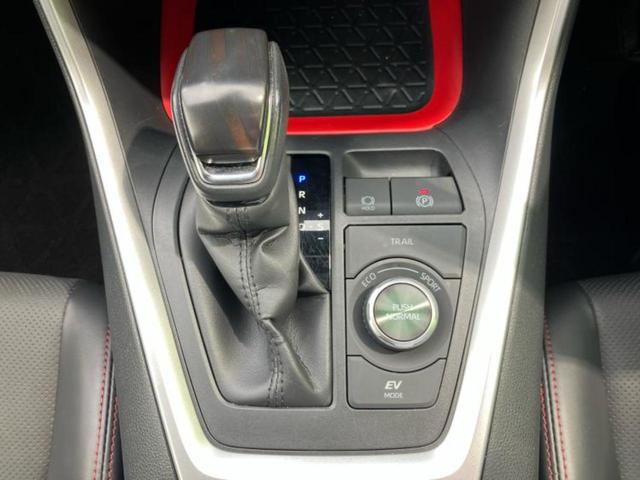 ＲＡＶ４ ４ＷＤハイブリッドアドベンチャーオフロードパッケ２　新品タイヤ／保証書／ディスプレイオーディオ１０インチ／デジタルインナーミラー／トヨタセーフティセンス／シートエアコン／パノラミックビューモニター／車線逸脱防止支援システム／シート　合皮　全周囲カメラ（18枚目）