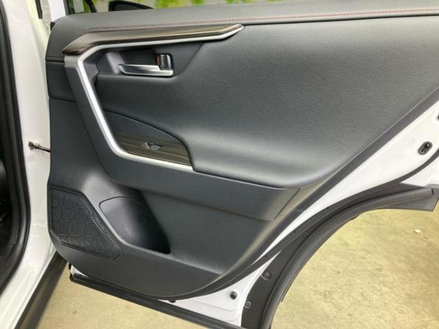 ＲＡＶ４ ４ＷＤハイブリッドアドベンチャーオフロードパッケ２　新品タイヤ／保証書／ディスプレイオーディオ１０インチ／デジタルインナーミラー／トヨタセーフティセンス／シートエアコン／パノラミックビューモニター／車線逸脱防止支援システム／シート　合皮　全周囲カメラ（20枚目）