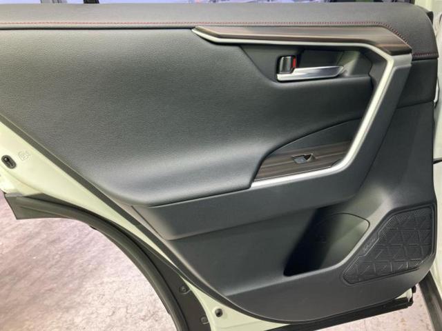 ＲＡＶ４ ４ＷＤハイブリッドアドベンチャーオフロードパッケ２　新品タイヤ／保証書／ディスプレイオーディオ１０インチ／デジタルインナーミラー／トヨタセーフティセンス／シートエアコン／パノラミックビューモニター／車線逸脱防止支援システム／シート　合皮　全周囲カメラ（22枚目）