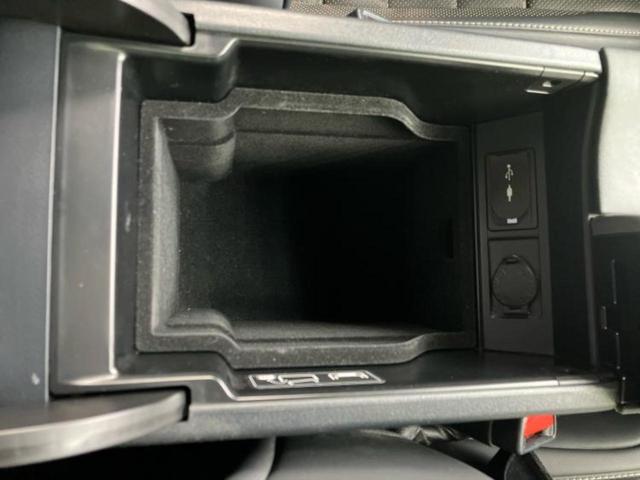 ＲＸ ４ＷＤ　ＲＸ４５０ｈ　Ｆスポーツ　サンルーフ／保証書／純正　１０インチ　ＳＤナビ／プリクラッシュセーフティ／エアーシート　前席／パノラミックビューモニター／車線逸脱防止支援システム／シート　フルレザー／電動バックドア　革シート　４ＷＤ（33枚目）
