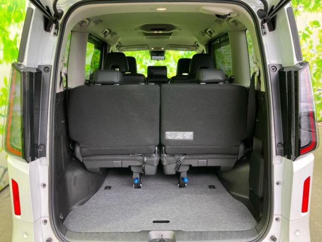 セレナ eパワーハイウェイスターV 新品タイヤ/純正エアロ/保証書/純正 12.3インチ メモリーナビ/フリップダウンモニター 純正 11インチ/インテリジェントルームミラー/エマージェンシーブレーキ/両側電動スライドドア 全周囲カメラ(20枚目)