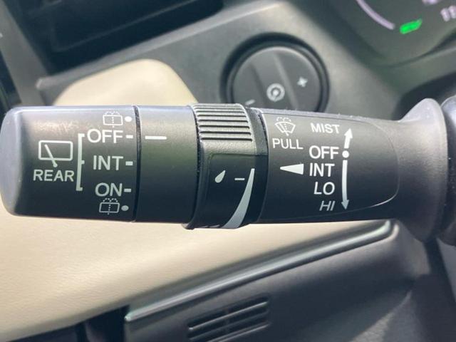 ヴェゼル eHEVプレイ 新品タイヤ/ガラスルーフ/保証書/純正 SDナビ/ホンダセンシング/シートヒーター/車線逸脱防止支援システム/シート ハーフレザー/パーキングアシスト バックガイド/電動バックドア バックカメラ(17枚目)