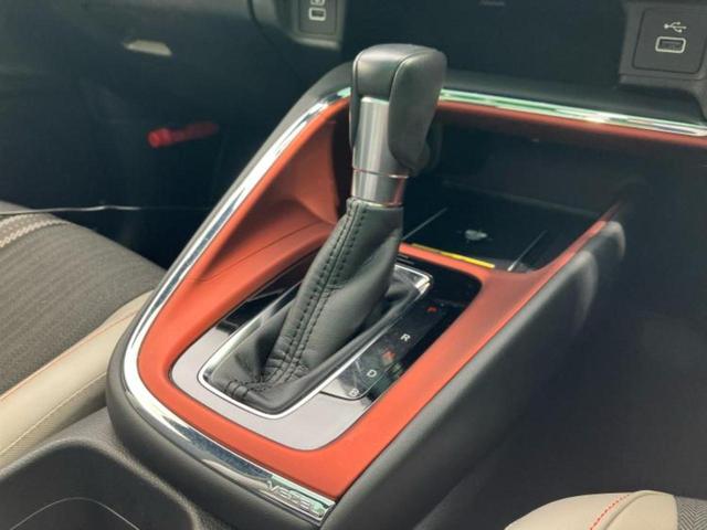 ヴェゼル eHEVプレイ 新品タイヤ/ガラスルーフ/保証書/純正 SDナビ/ホンダセンシング/シートヒーター/車線逸脱防止支援システム/シート ハーフレザー/パーキングアシスト バックガイド/電動バックドア バックカメラ(18枚目)