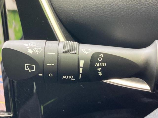 プリウス Aプレミアムツーリングセレクション 純正エアロ/保証書/純正 9インチ SDナビ/トヨタセーフティセンス/シートヒーター/車線逸脱防止支援システム/シート フルレザー/パーキングアシスト 自動操舵/ヘッドランプ LED 革シート ETC(17枚目)