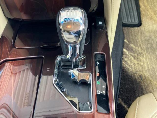 クラウン ロイヤルサルーン　純正エアロ／純正　８インチ　ＨＤＤナビ／パーキングアシスト　バックガイド／ドライブレコーダー　前後／ヘッドランプ　ＨＩＤ／Ｂｌｕｅｔｏｏｔｈ接続／ＥＴＣ／ＡＢＳ／横滑り防止装置　フルエアロ　電動シート（17枚目）