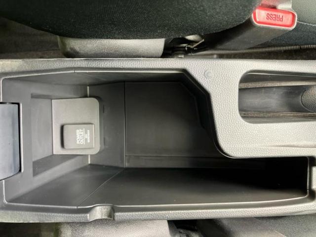 フィット １３Ｇ・Ｌパッケージ　保証書／ヘッドランプ　ＬＥＤ／ＥＴＣ／ＥＢＤ付ＡＢＳ／横滑り防止装置／アイドリングストップ／エアバッグ　運転席／エアバッグ　助手席／パワーウインドウ／エンジンスタートボタン／キーレスエントリー（29枚目）