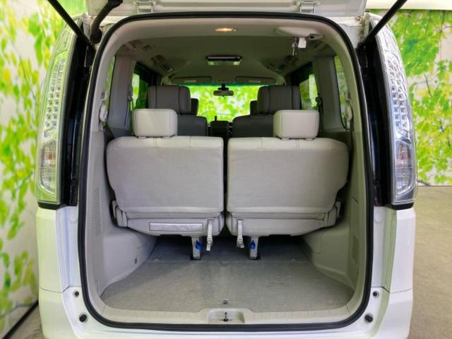 セレナ ４ＷＤ２０Ｇ　新品タイヤ／社外　ＳＤナビ／フリップダウンモニター　社外　１０インチ／両側電動スライドドア／ヘッドランプ　ＨＩＤ／Ｂｌｕｅｔｏｏｔｈ接続／ＥＴＣ／ＥＢＤ付ＡＢＳ／横滑り防止装置　バックカメラ　４ＷＤ（20枚目）