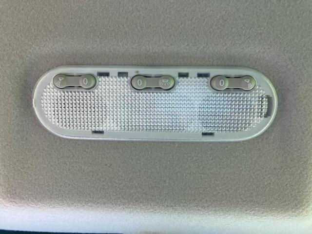 セレナ ４ＷＤ２０Ｇ　新品タイヤ／社外　ＳＤナビ／フリップダウンモニター　社外　１０インチ／両側電動スライドドア／ヘッドランプ　ＨＩＤ／Ｂｌｕｅｔｏｏｔｈ接続／ＥＴＣ／ＥＢＤ付ＡＢＳ／横滑り防止装置　バックカメラ　４ＷＤ（31枚目）