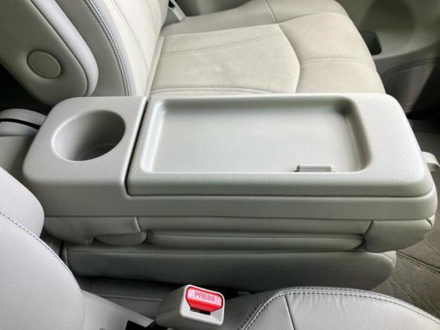 セレナ ４ＷＤ２０Ｇ　新品タイヤ／社外　ＳＤナビ／フリップダウンモニター　社外　１０インチ／両側電動スライドドア／ヘッドランプ　ＨＩＤ／Ｂｌｕｅｔｏｏｔｈ接続／ＥＴＣ／ＥＢＤ付ＡＢＳ／横滑り防止装置　バックカメラ　４ＷＤ（33枚目）