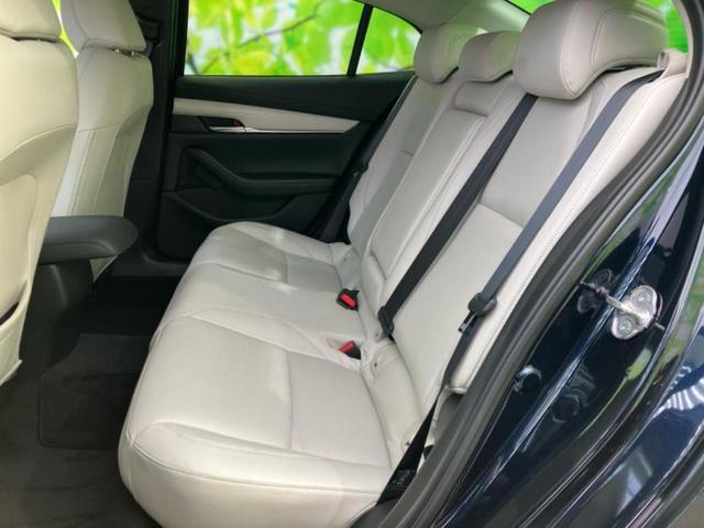 ＷＥＣＡＲＳでは各商談席に大型モニターをご用意しております！見やすい大画面でゆったりと全国の在庫をご覧いただけます！是非ご来店お待ちしております！