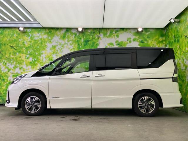 セレナ ｅパワーハイウェイスターＶ　保証書／純正　１０インチ　ＳＤナビ／フリップダウンモニター　純正　１１インチ／インテリジェントルームミラー／エマージェンシーブレーキ／両側電動スライドドア／アラウンドビューモニター　全周囲カメラ（2枚目）