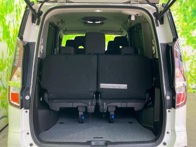 セレナ ｅパワーハイウェイスターＶ　保証書／純正　１０インチ　ＳＤナビ／フリップダウンモニター　純正　１１インチ／インテリジェントルームミラー／エマージェンシーブレーキ／両側電動スライドドア／アラウンドビューモニター　全周囲カメラ（20枚目）