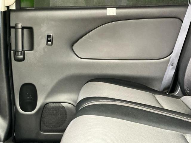 セレナ ｅパワーハイウェイスターＶ　保証書／純正　１０インチ　ＳＤナビ／フリップダウンモニター　純正　１１インチ／インテリジェントルームミラー／エマージェンシーブレーキ／両側電動スライドドア／アラウンドビューモニター　全周囲カメラ（22枚目）