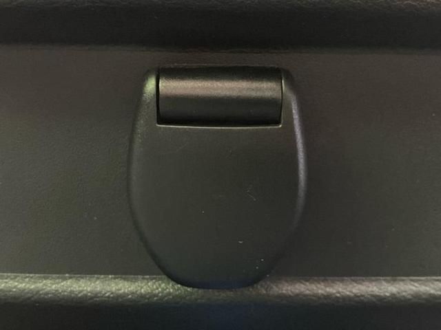 セレナ ｅパワーハイウェイスターＶ　保証書／純正　１０インチ　ＳＤナビ／フリップダウンモニター　純正　１１インチ／インテリジェントルームミラー／エマージェンシーブレーキ／両側電動スライドドア／アラウンドビューモニター　全周囲カメラ（37枚目）