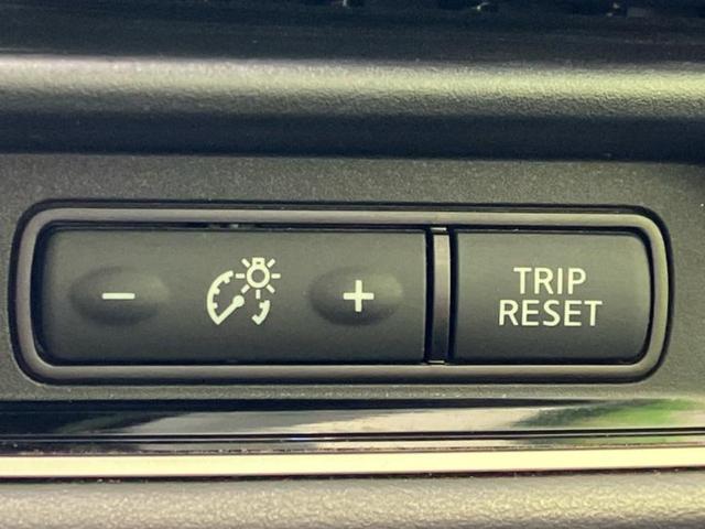 セレナ ｅパワーハイウェイスターＶ　保証書／純正　１０インチ　ＳＤナビ／フリップダウンモニター　純正　１１インチ／インテリジェントルームミラー／エマージェンシーブレーキ／両側電動スライドドア／アラウンドビューモニター　全周囲カメラ（44枚目）