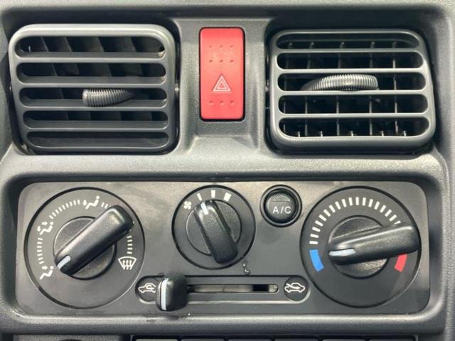 キャリイトラック ４ＷＤ　ＫＣ　保証書／ＡＢＳ／横滑り防止装置／アイドリングストップ／禁煙車／エアバッグ　運転席／エアバッグ　助手席／パワーステアリング／ワンオーナー／マニュアルエアコン／取扱説明書／ユーザー買取車／三方開／ラジオ（18枚目）